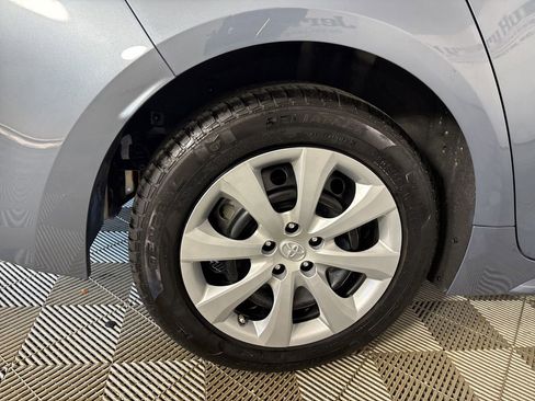 Used 2021 Toyota Corolla LE image 31