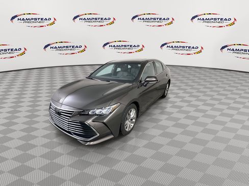 Used 2019 Toyota Avalon XLE image 4