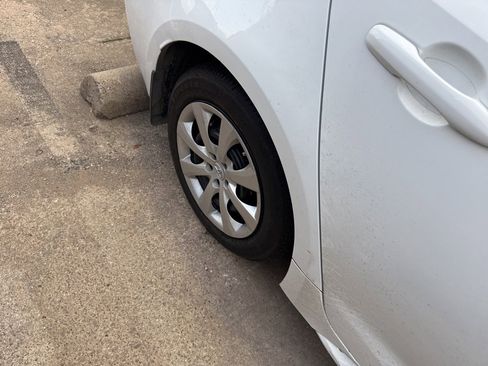 Used 2025 Toyota Corolla LE image 9