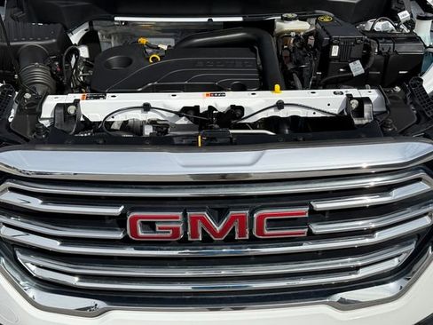 Used 2024 GMC Terrain SLT image 27