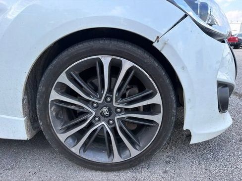 Used 2016 Hyundai Veloster Turbo FWD image 10