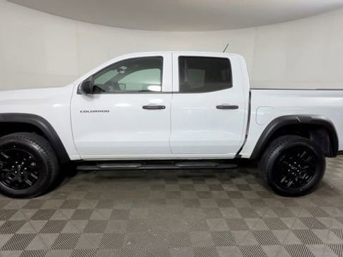 Used 2023 Chevrolet Colorado Trail Boss w/ Technology Package AWD/4WD image 9