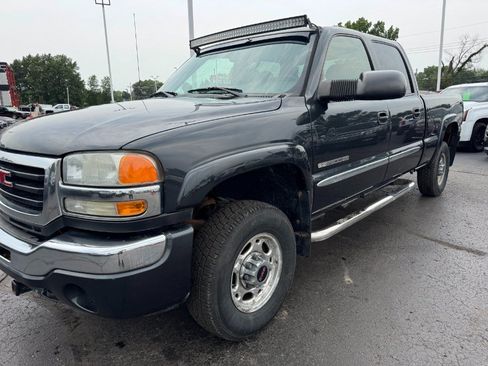 Used 2005 GMC Sierra 2500 SLE w/ Snow Plow Prep Package AWD/4WD image 9