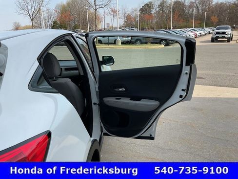 Used 2022 Honda HR-V LX image 18