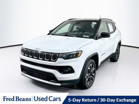 Used 2023 Jeep Compass Limited AWD/4WD image 3
