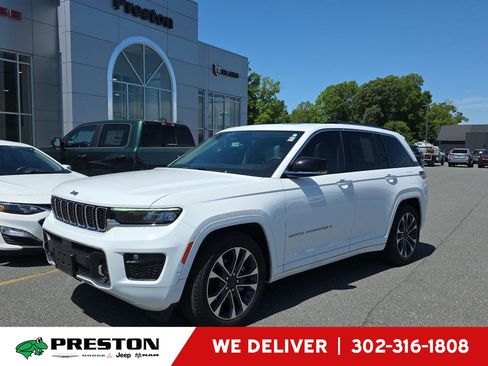 Used 2023 Jeep Grand Cherokee Overland w/ Luxury Tech Group IV AWD/4WD image 1
