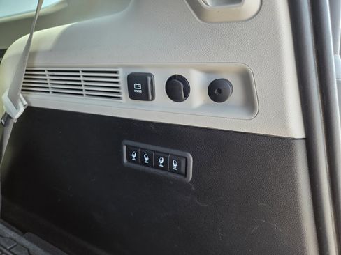 Used 2024 Jeep Wagoneer Series III AWD/4WD image 24
