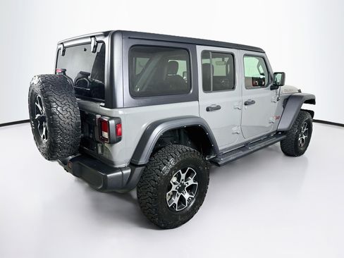 Used 2022 Jeep Wrangler Unlimited Rubicon w/ Cold Weather Group AWD/4WD image 9