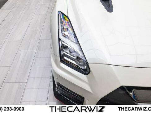 Used 2018 Nissan GT-R NISMO AWD/4WD image 4
