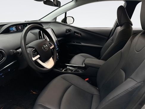 Used 2017 Toyota Prius Prime Premium image 10