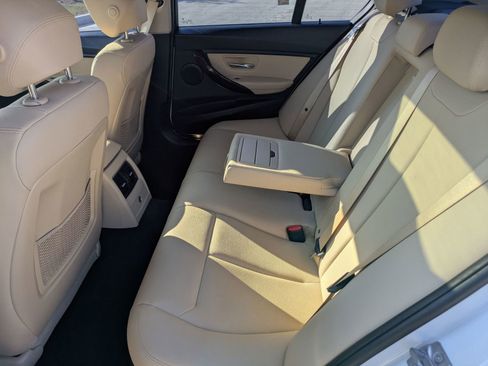 Used 2018 BMW 320i Sedan w/ Convenience Package image 13