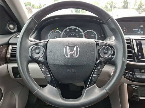 Used 2017 Honda Accord EX-L image 16