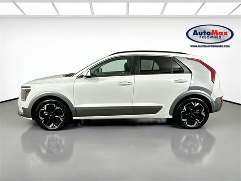Used 2023 Kia Niro Wave w/ Wave Preserve Package image 9