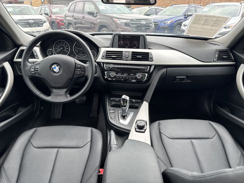 Used 2017 BMW 320i Sedan RWD image 11