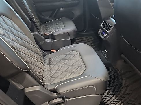 New 2026 Volkswagen Atlas SEL Premium R-Line AWD/4WD image 17