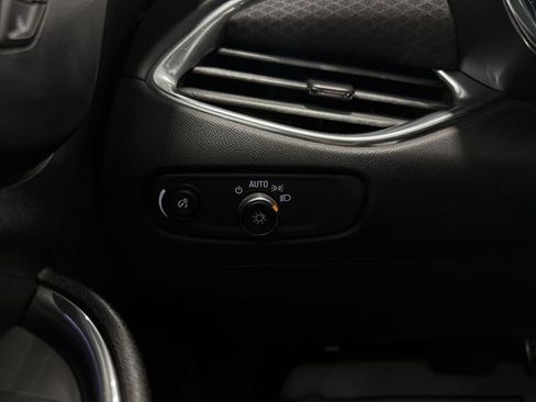 Used 2017 Chevrolet Malibu LT FWD image 20