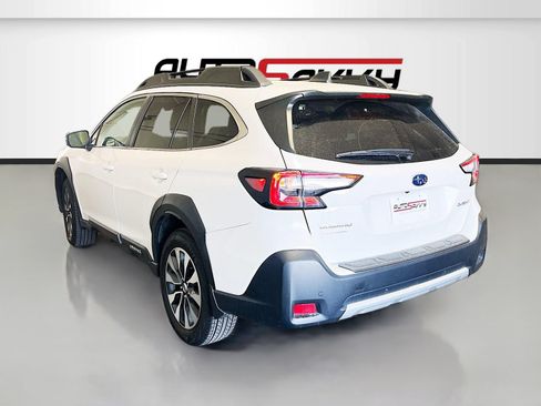 Used 2025 Subaru Outback Limited AWD/4WD image 5
