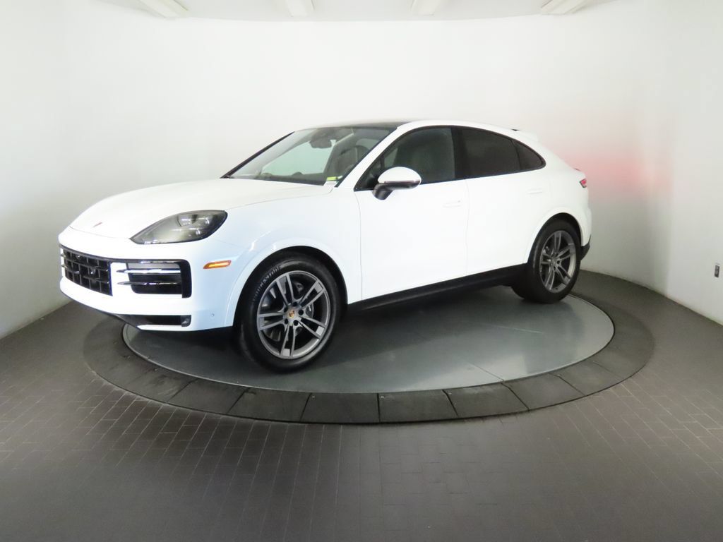 Certified 2025 Porsche Cayenne Coupe AWD/4WD image 1