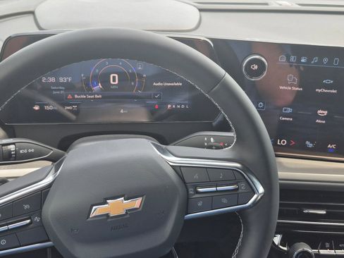 New 2025 Chevrolet Traverse LT w/ Driver Confidence Package image 8