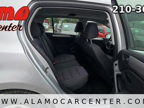 Used 2013 Volkswagen Golf 4-Door FWD image 18