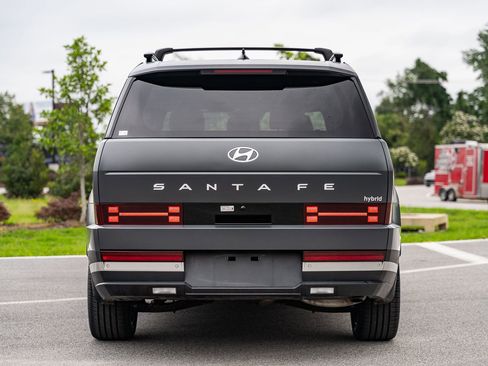 Used 2025 Hyundai Santa Fe Limited FWD image 6