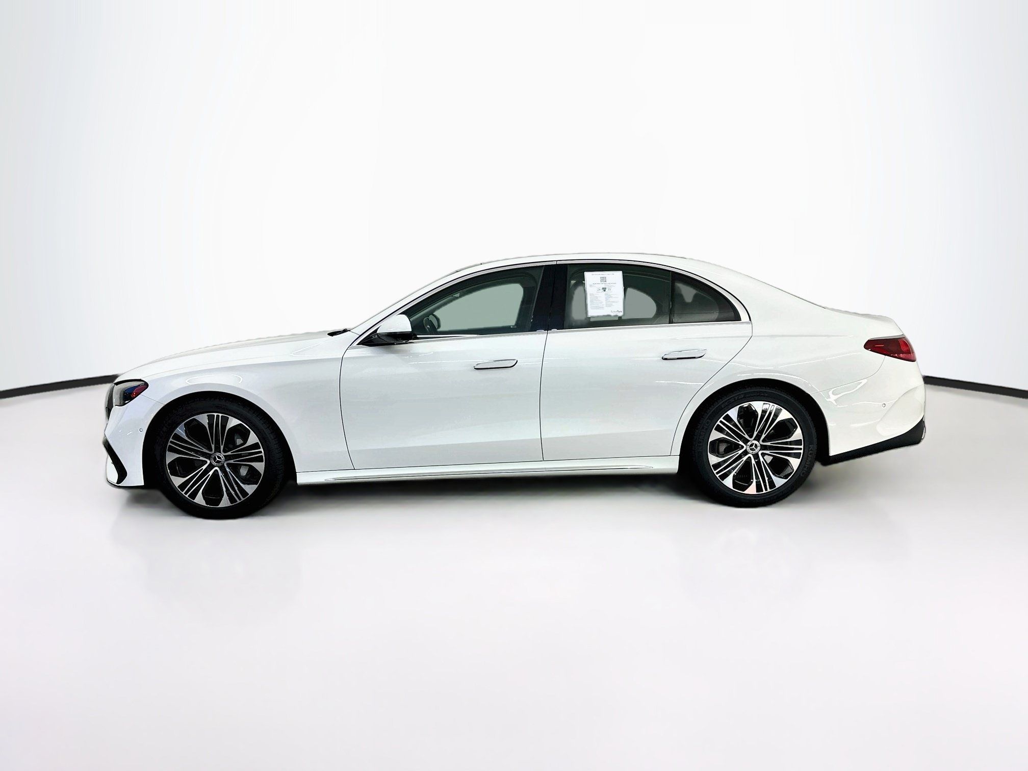 Used 2025 Mercedes-Benz E 350 4MATIC Sedan w/ Winter Package image 4