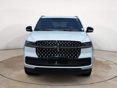 Used 2025 Lincoln Navigator Black Label AWD/4WD image 8