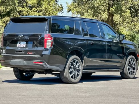 Used 2024 Chevrolet Suburban RST w/ Luxury Package AWD/4WD image 4