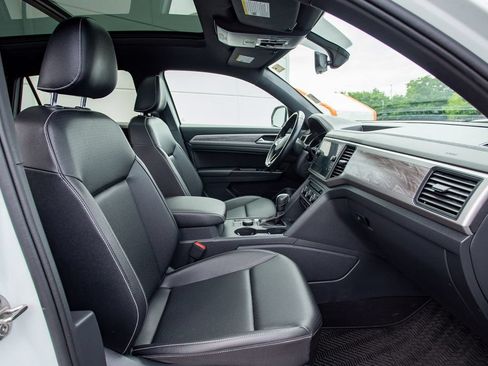 Used 2020 Volkswagen Atlas Cross Sport SE w/ Panoramic Sunroof Package AWD/4WD image 21