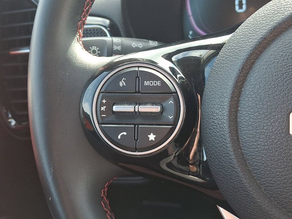 Used 2025 Kia Soul GT-Line FWD image 22