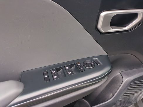 Used 2025 Kia K4 FWD image 13