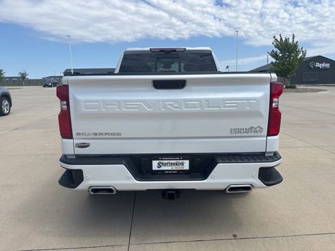 Used 2025 Chevrolet Silverado 1500 High Country w/ Technology Package AWD/4WD image 26