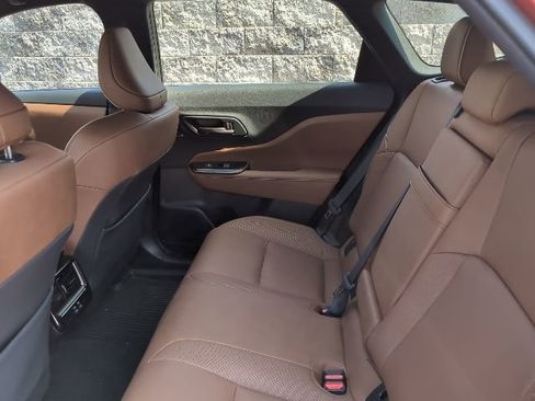 Used 2025 Toyota Crown Signia w/ Advanced Technology Package image 21