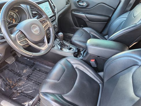 Used 2019 Jeep Cherokee Limited image 12