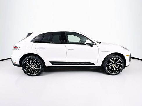 New 2026 Porsche Macan Base image 8