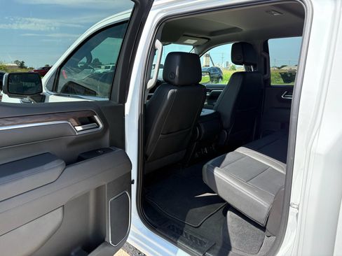 Used 2025 GMC Sierra 1500 SLT AWD/4WD image 21