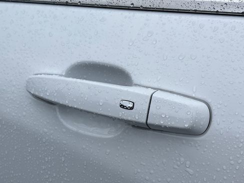 Used 2024 Chevrolet Equinox LT image 16