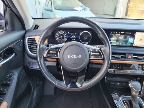 Certified 2024 Kia Seltos EX FWD image 18