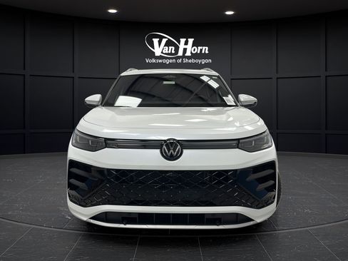 Used 2026 Volkswagen Tiguan SEL R-Line AWD/4WD image 3
