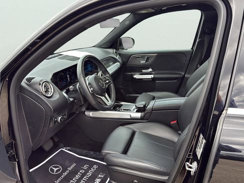 Used 2022 Mercedes-Benz GLB 250 4MATIC image 19