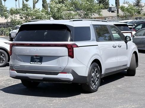 New 2026 Kia Carnival EX FWD image 4