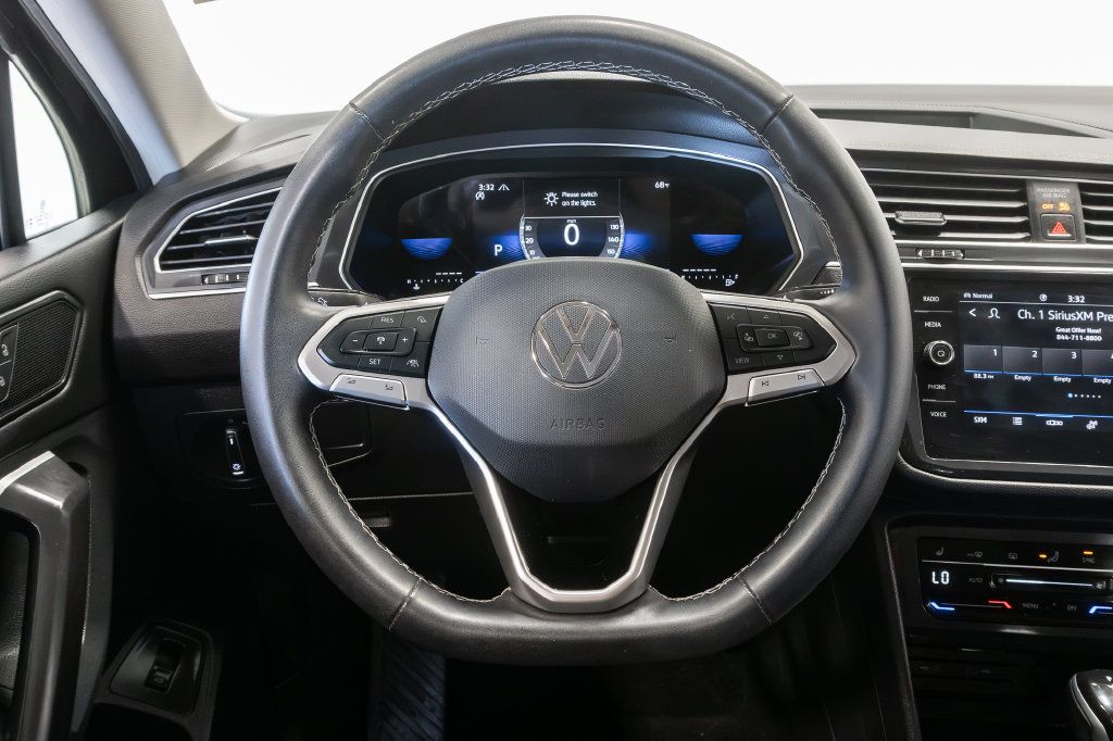 Used 2024 Volkswagen Tiguan SE AWD/4WD image 12
