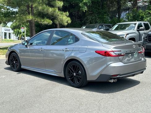 Used 2025 Toyota Camry SE w/ Convenience Package FWD image 3