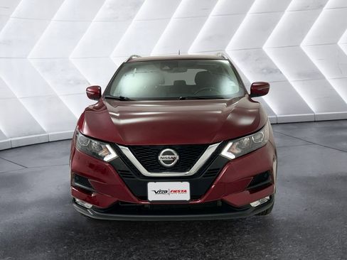 Used 2022 Nissan Rogue Sport SV image 2