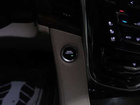 Used 2019 Cadillac Escalade ESV Luxury image 32