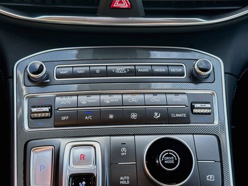 Used 2021 Hyundai Santa Fe SEL w/ Convenience + Premium Package FWD image 12