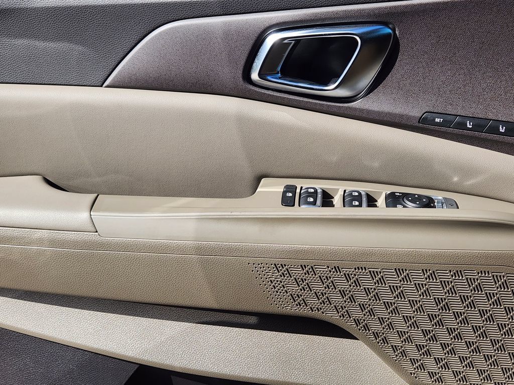 New 2027 Kia Carnival EX FWD image 21
