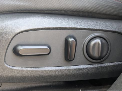 Used 2023 Chevrolet TrailBlazer RS w/ Sun and Liftgate Package FWD image 24