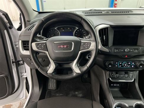 Used 2021 GMC Terrain SLE w/ Driver Convenience Package image 11