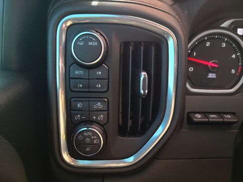 Used 2023 Chevrolet Silverado 2500 High Country w/ Z71 Off-Road Package image 17